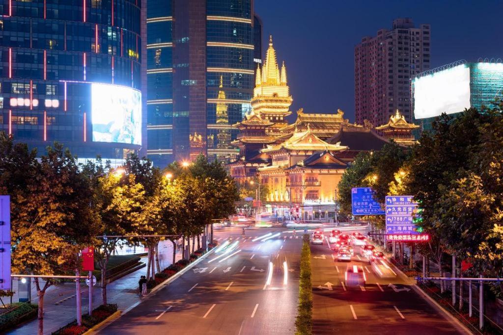 Hotel Ji Changshou Road Yaxin Life Plaza 3*