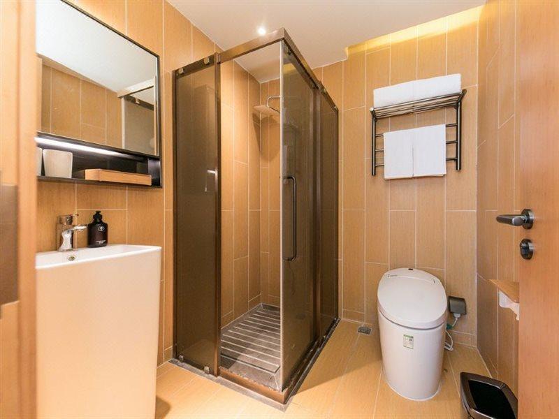 Hotel Ji Changshou Road Yaxin Life Plaza 3*